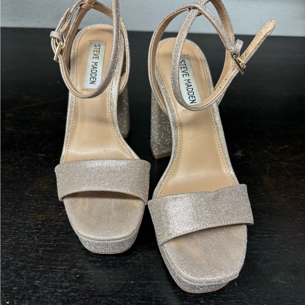 Steve Madden Gold Heeled Sandals Elegant Design